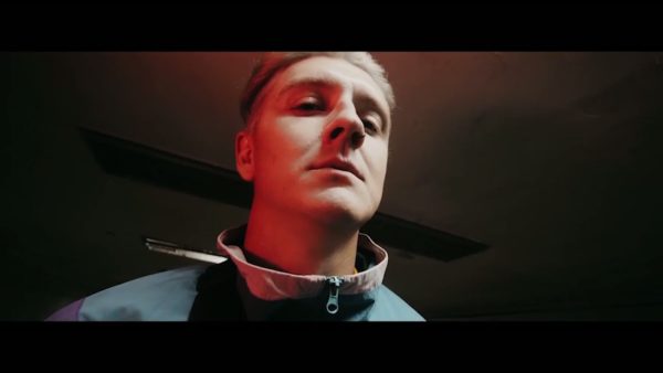 Кадр видео после цветокоррекции LUT для дуотон вариант 3