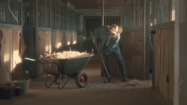 Кадр видео после цветокоррекции LUT для кино вариант 5