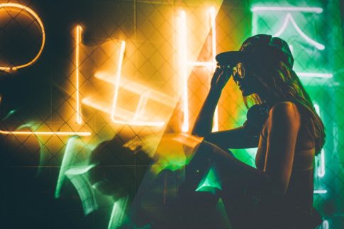 Пример обработки фото пресетом Marmorist Cyberpunk Color TW в Lightroom, кадр 10